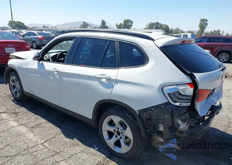 2015 BMW X1 Sdrive28I из США, поврежденный, VIN WBAVM1C54FV316095